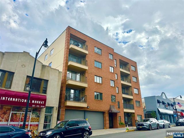 610 Anderson 1A, Cliffside Park, NJ 07010