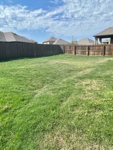 11000 Glover Lane, Aubrey, TX 76227