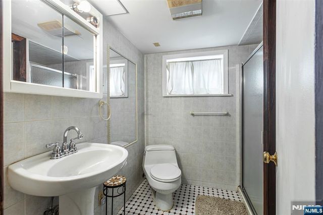 13 Front Street, North Arlington, NJ 07031