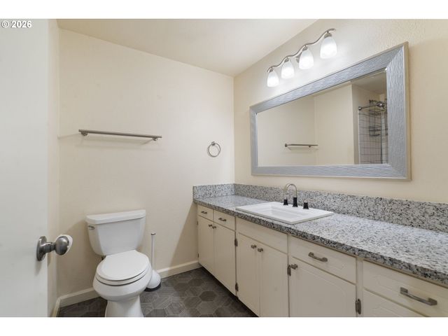 823 Nw 60TH St, Vancouver, WA 98663