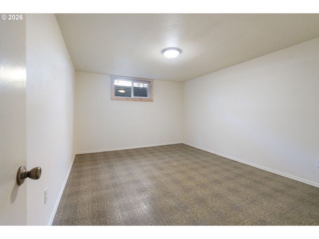 823 Nw 60TH St, Vancouver, WA 98663