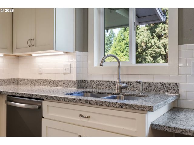 823 Nw 60TH St, Vancouver, WA 98663