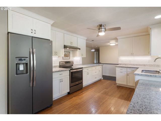 823 Nw 60TH St, Vancouver, WA 98663