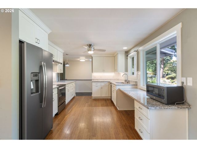 823 Nw 60TH St, Vancouver, WA 98663
