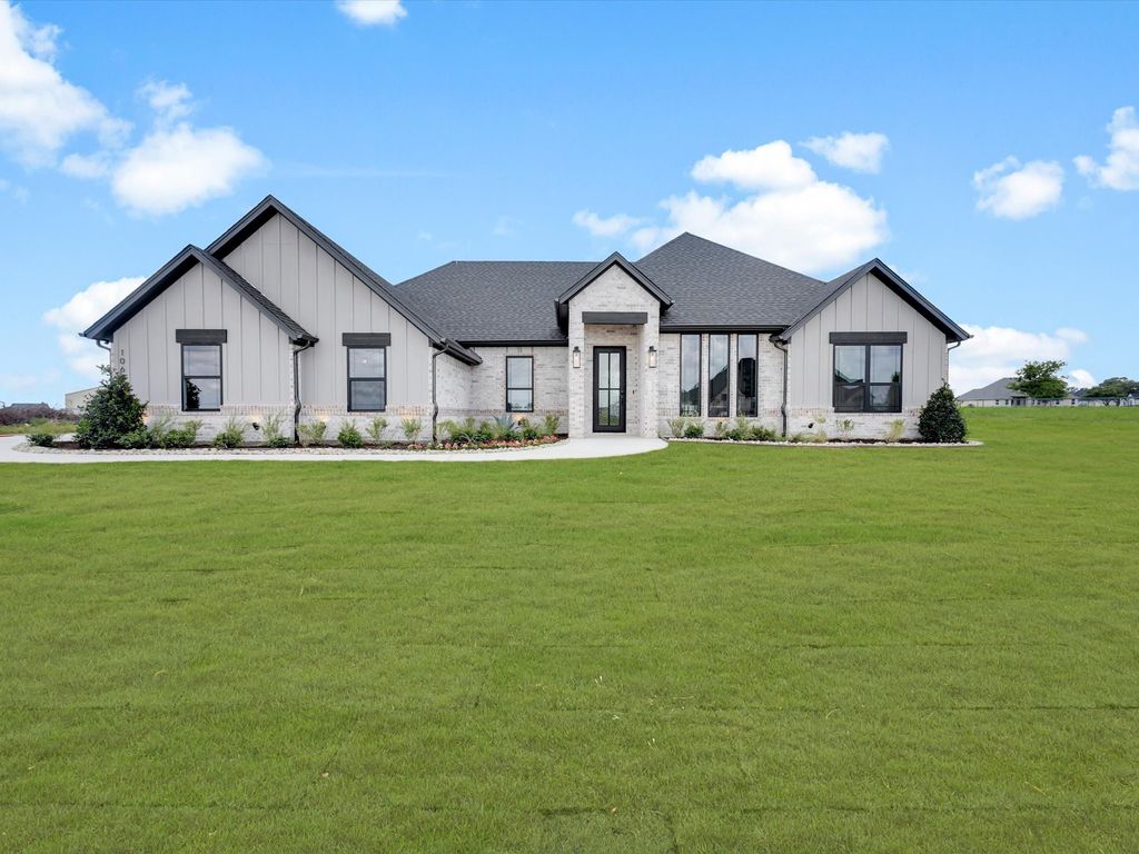 1060 Uplift Drive, Weatherford, TX 76087