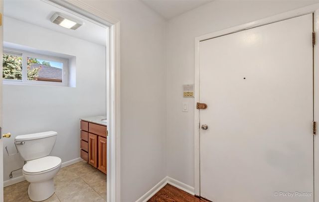 1610 W Jarvis Avenue 2B, Chicago, IL 60626