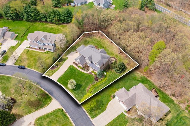 7182 Breton Woods Court, Kalamazoo, MI 49009