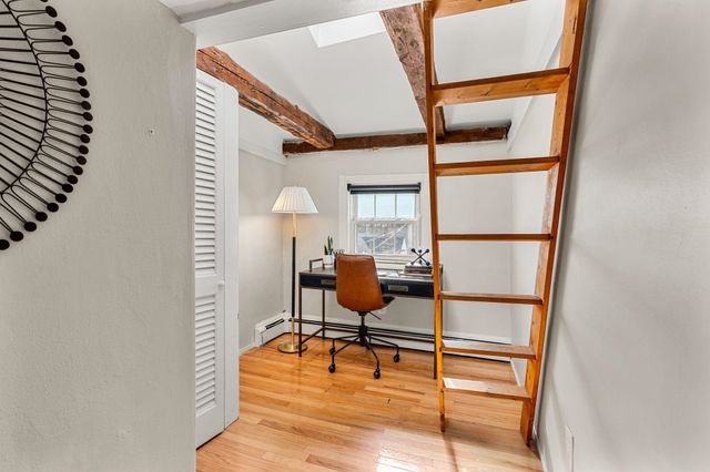 197 Madison St Apt 5, Portsmouth, NH 03801