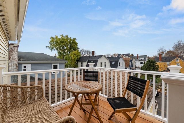 197 Madison St Apt 5, Portsmouth, NH 03801