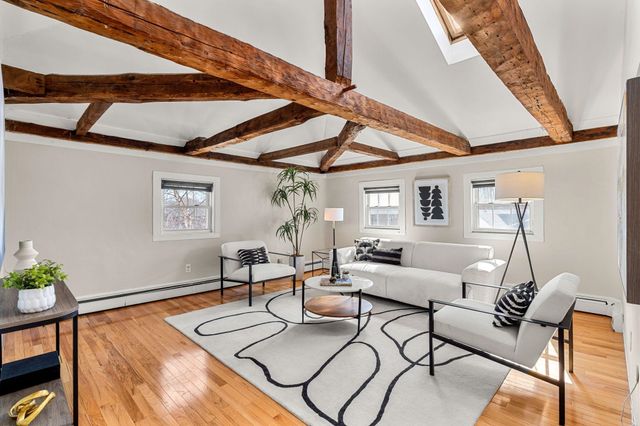 197 Madison St Apt 5, Portsmouth, NH 03801