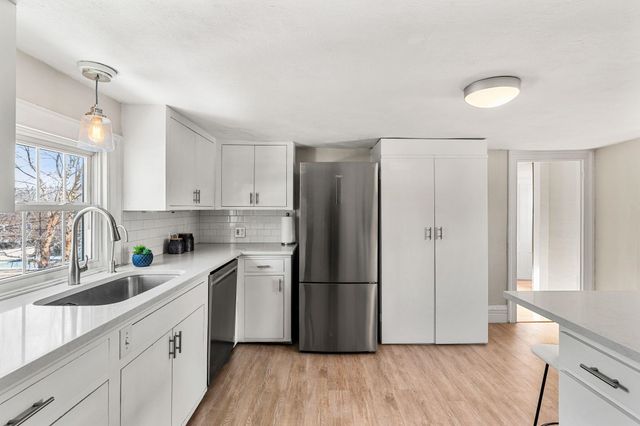 197 Madison St Apt 5, Portsmouth, NH 03801