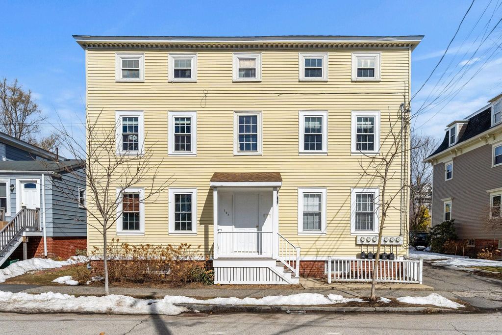 197 Madison St Apt 5, Portsmouth, NH 03801