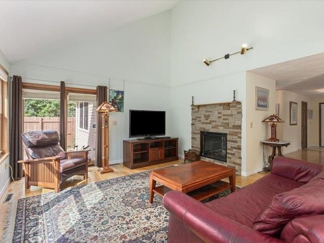 110 Pheasant Lane, Manchester, NH 03109