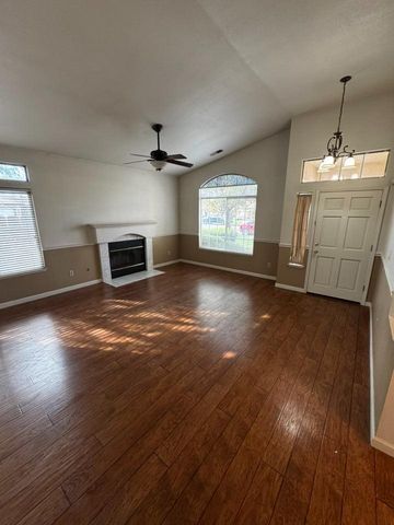 1080 Ruess Rd, Ripon, CA 95366