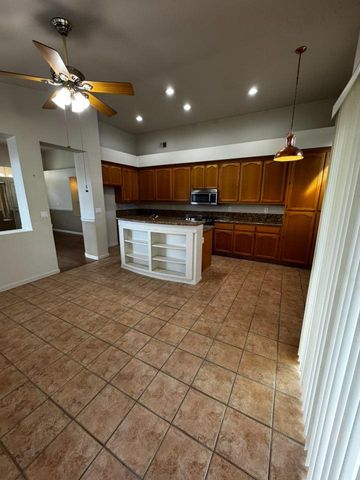 1080 Ruess Rd, Ripon, CA 95366