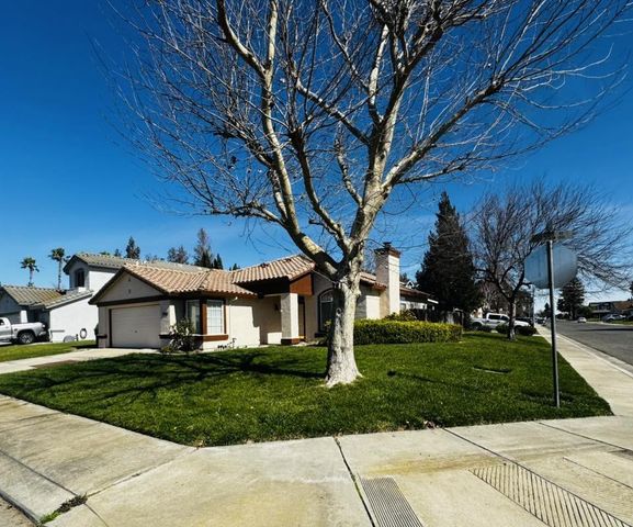 1080 Ruess Rd, Ripon, CA 95366