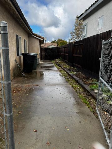 1080 Ruess Rd, Ripon, CA 95366