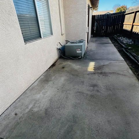 1080 Ruess Rd, Ripon, CA 95366