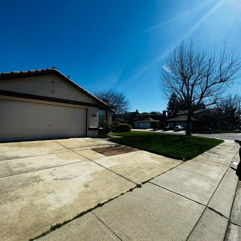 1080 Ruess Rd, Ripon, CA 95366