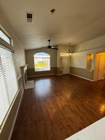 1080 Ruess Rd, Ripon, CA 95366