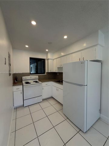 17150 NE 23rd Ave 10, North Miami Beach, FL 33160