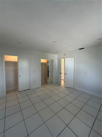 17150 NE 23rd Ave 10, North Miami Beach, FL 33160