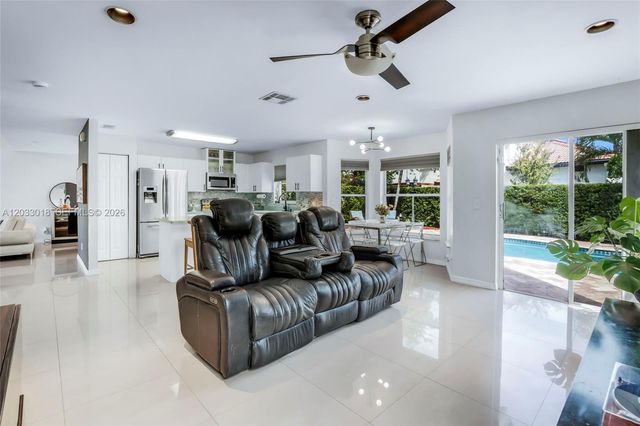 18172 SW 3rd St, Pembroke Pines, FL 33029