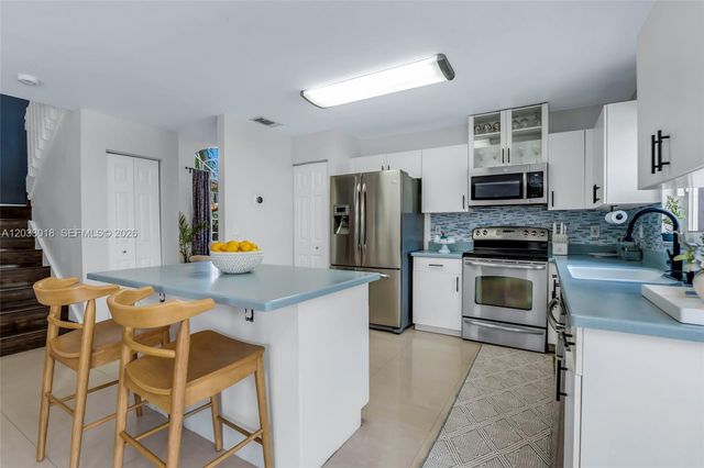 18172 SW 3rd St, Pembroke Pines, FL 33029