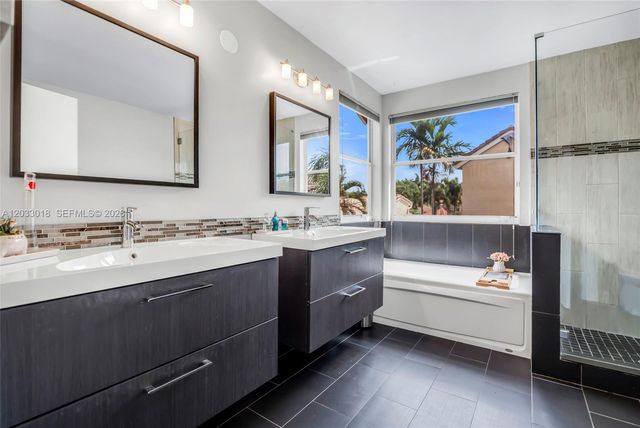 18172 SW 3rd St, Pembroke Pines, FL 33029