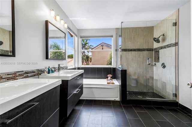 18172 SW 3rd St, Pembroke Pines, FL 33029