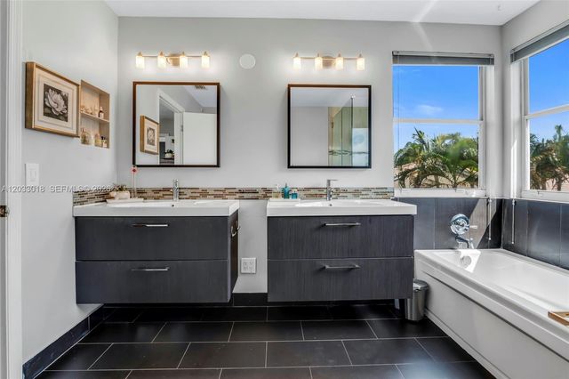 18172 SW 3rd St, Pembroke Pines, FL 33029