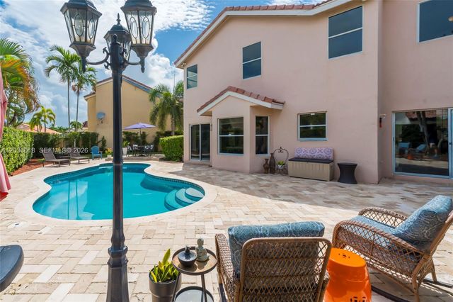 18172 SW 3rd St, Pembroke Pines, FL 33029