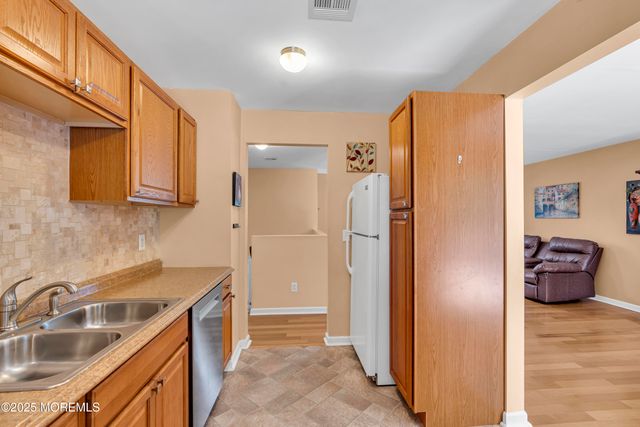 7 Juniper Lane, Jackson, NJ 08527