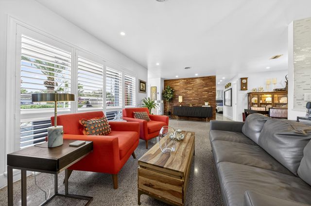 4801 NE 4th Avenue, Oakland Park, FL 33334