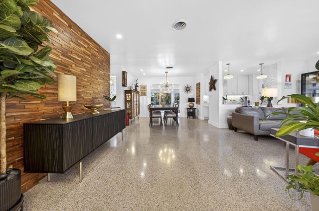 4801 NE 4th Avenue, Oakland Park, FL 33334