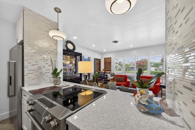 4801 NE 4th Avenue, Oakland Park, FL 33334