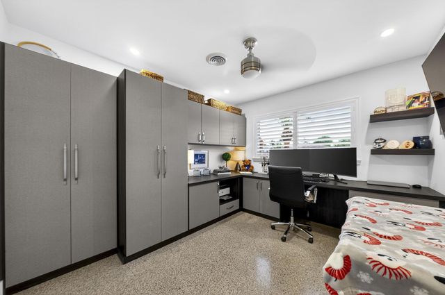 4801 NE 4th Avenue, Oakland Park, FL 33334