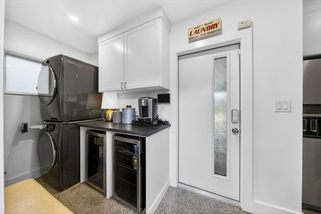 4801 NE 4th Avenue, Oakland Park, FL 33334