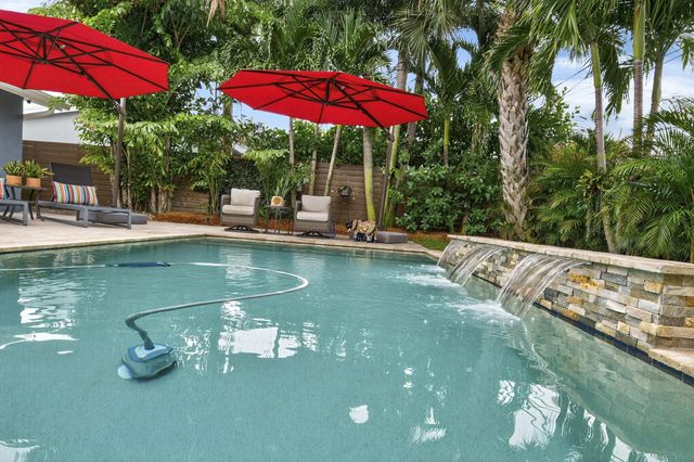 4801 NE 4th Avenue, Oakland Park, FL 33334