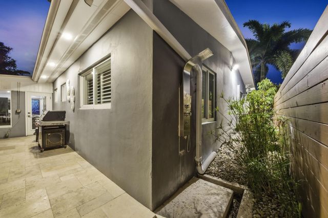 4801 NE 4th Avenue, Oakland Park, FL 33334