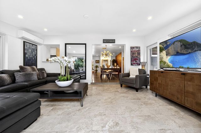 4801 NE 4th Avenue, Oakland Park, FL 33334