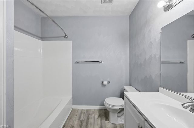 3670 Ship Chandlers WHRF, Virginia Beach, VA 23453