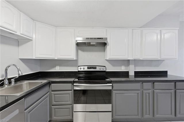 3670 Ship Chandlers WHRF, Virginia Beach, VA 23453