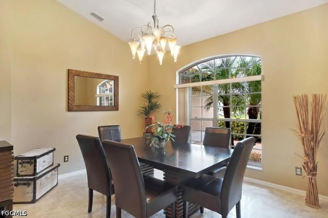 4009 SW 25th CT, Cape Coral, FL 33914