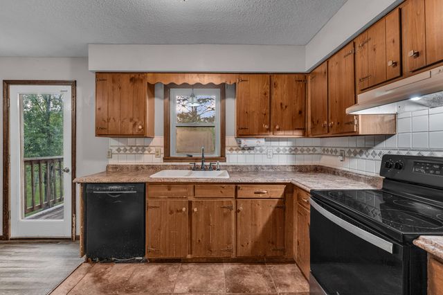 1029 South Aid Ave, West Plains, MO 65775