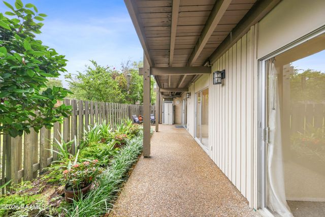 1008 S College Road 118, Lafayette, LA 70503