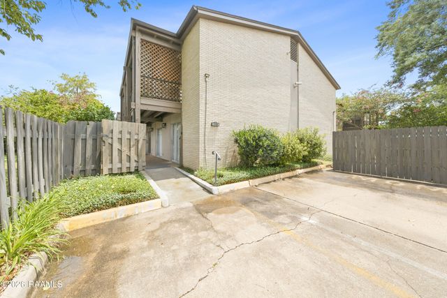 1008 S College Road 118, Lafayette, LA 70503