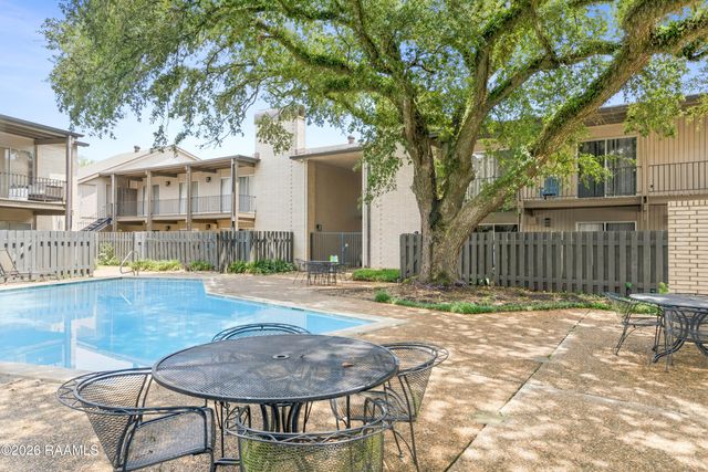 1008 S College Road 118, Lafayette, LA 70503