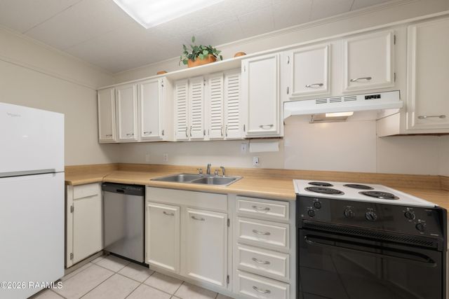 1008 S College Road 118, Lafayette, LA 70503