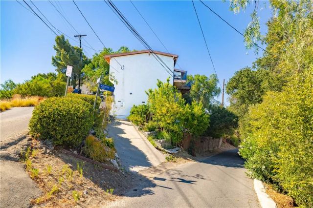 4300 Camello Road, Woodland Hills, CA 91364